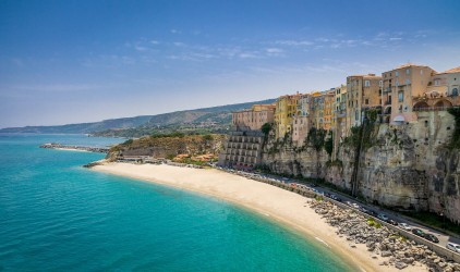 tropea-calabria-beach-and-houses-in-the-rocks.jpg